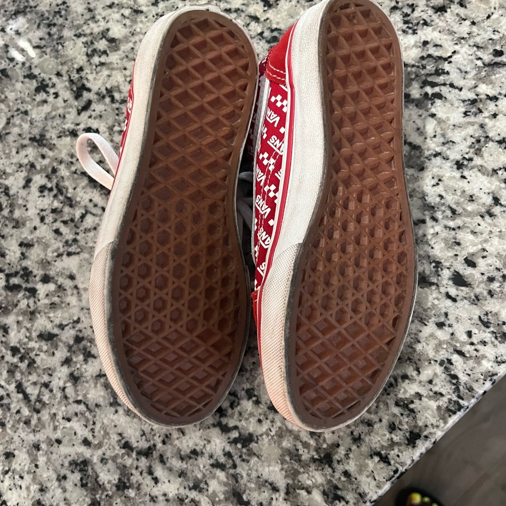 Kids vans size 1.5. - Picture 2 of 4